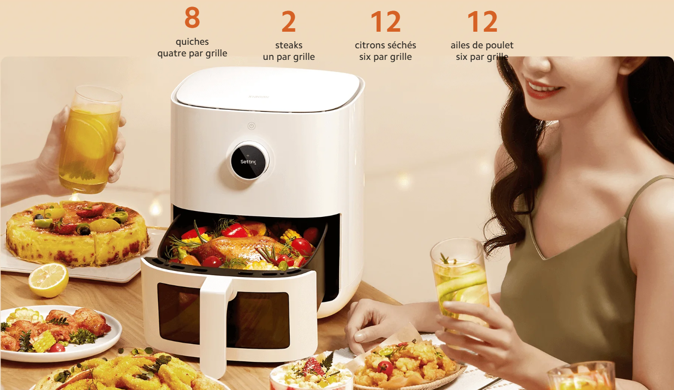 Image montrant la capacité de la Xiaomi Smart Air Fryer 4L Pro avec des exemples de plats : 8 quiches (4 par grille), 2 steaks (1 par grille), 12 citrons séchés (6 par grille), et 12 ailes de poulet (6 par grille).